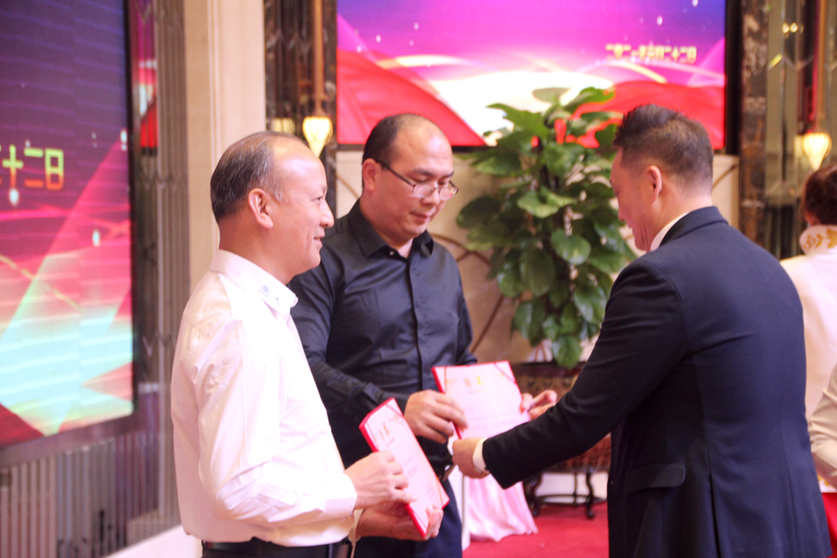 IMG_2353(1).jpg IMG_2353(1).jpg